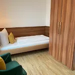 Πανσιόν Haus Astenblick