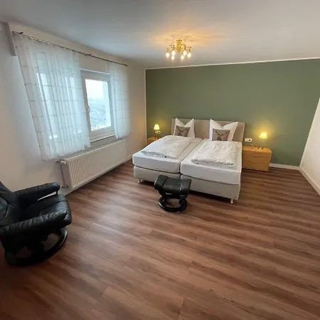 Konukevi Haus Astenblick 4*